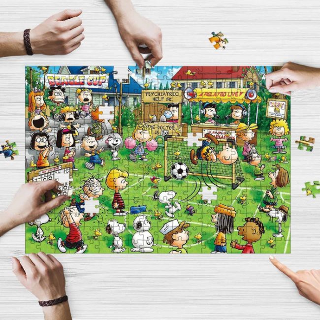 Snoopy The Peanuts Jigsaw Puzzle Game Snoopy Charlie Brown And Friends