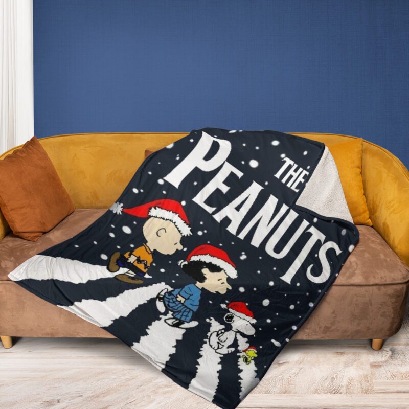 Charlie And Snoopy Santa Claus Comfy Sofa Throw Blanket Gift