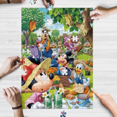 Disney Family Gift Puzzle Game