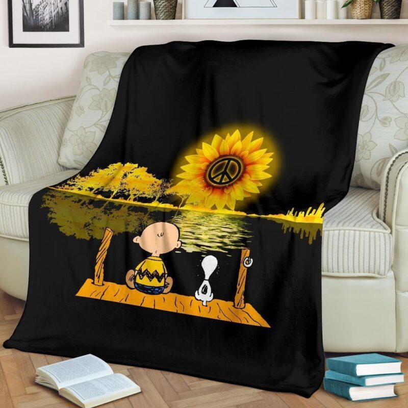 Peaceful Charlie Brown And Snoopy Fleece Blanket