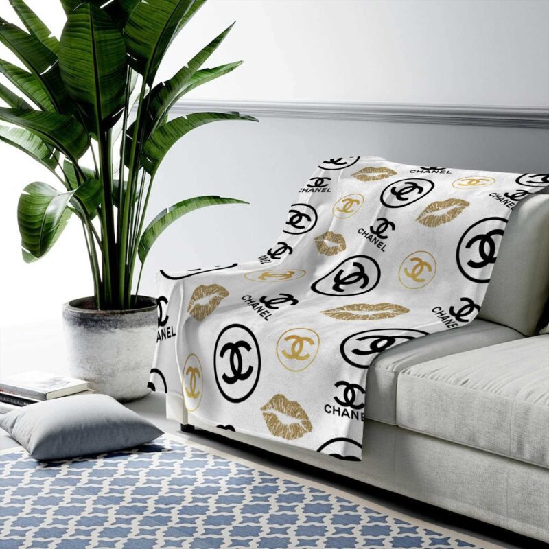 Chanel Lips Fashion Luxury Brand Premium Fleece Sherpa Blanket Sofa Decor BL3113